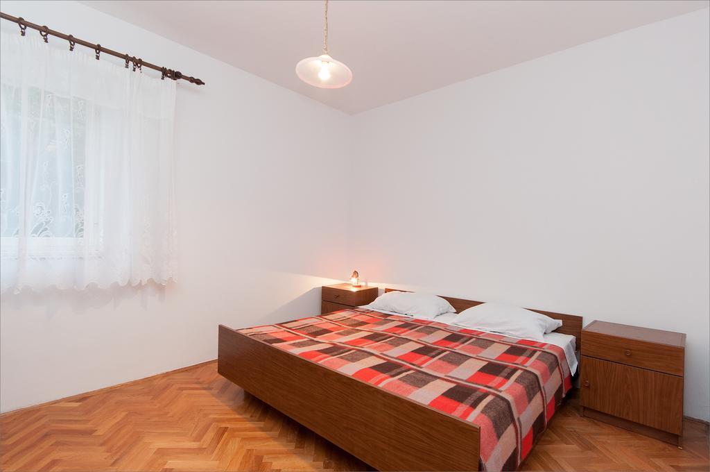 Apartament Maslinov Hlad Barbat na Rabu Pokój zdjęcie