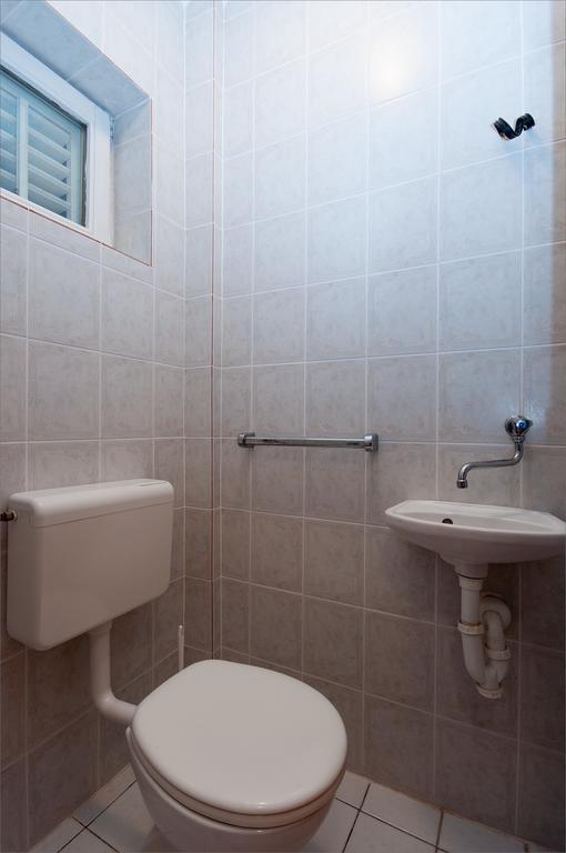 Apartament Maslinov Hlad Barbat na Rabu Pokój zdjęcie