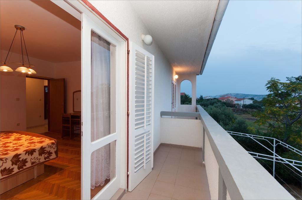 Apartament Maslinov Hlad Barbat na Rabu Zewnętrze zdjęcie